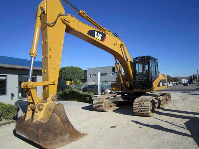 Екскаватор CAT 325DL