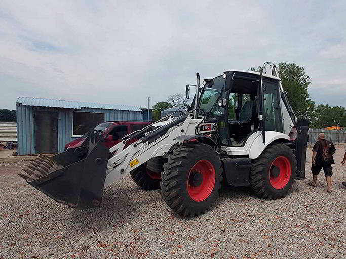 Екскаватор-навантажувач BOBCAT B730 Екскаватор-навантажувач BOBCAT B730